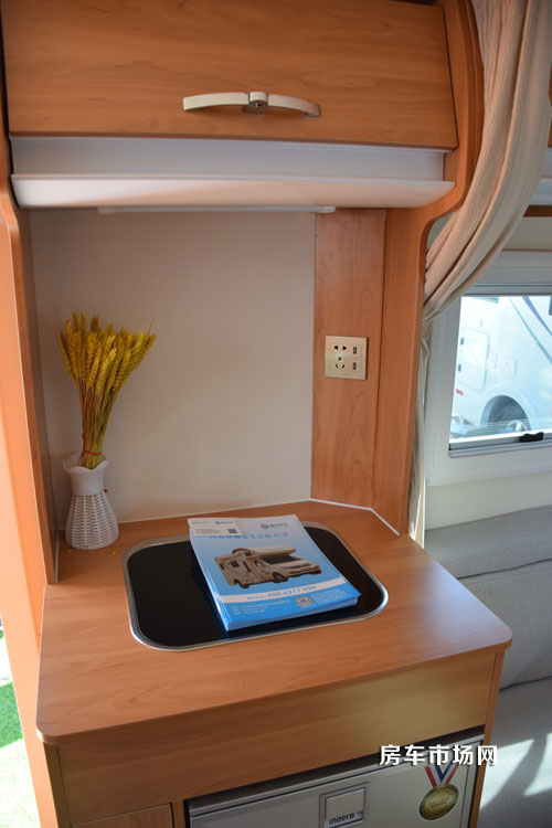 國六標準皮卡房車將上市，內部兩張大床，四驅可選自動擋