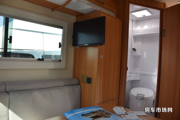 國六標準皮卡房車將上市，內部兩張大床，四驅可選自動擋