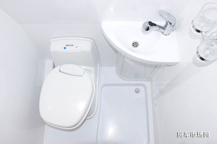 上汽大通2018款全新B型房車(chē)