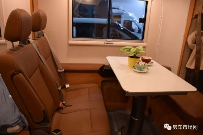 全新升級大通原廠2018款C型房車