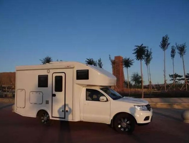 32歲成都小伙7年攢30萬 不買房子買房車 看遍天下風(fēng)景