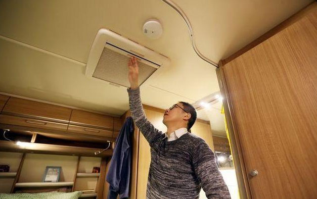 32歲成都小伙7年攢30萬 不買房子買房車 看遍天下風(fēng)景