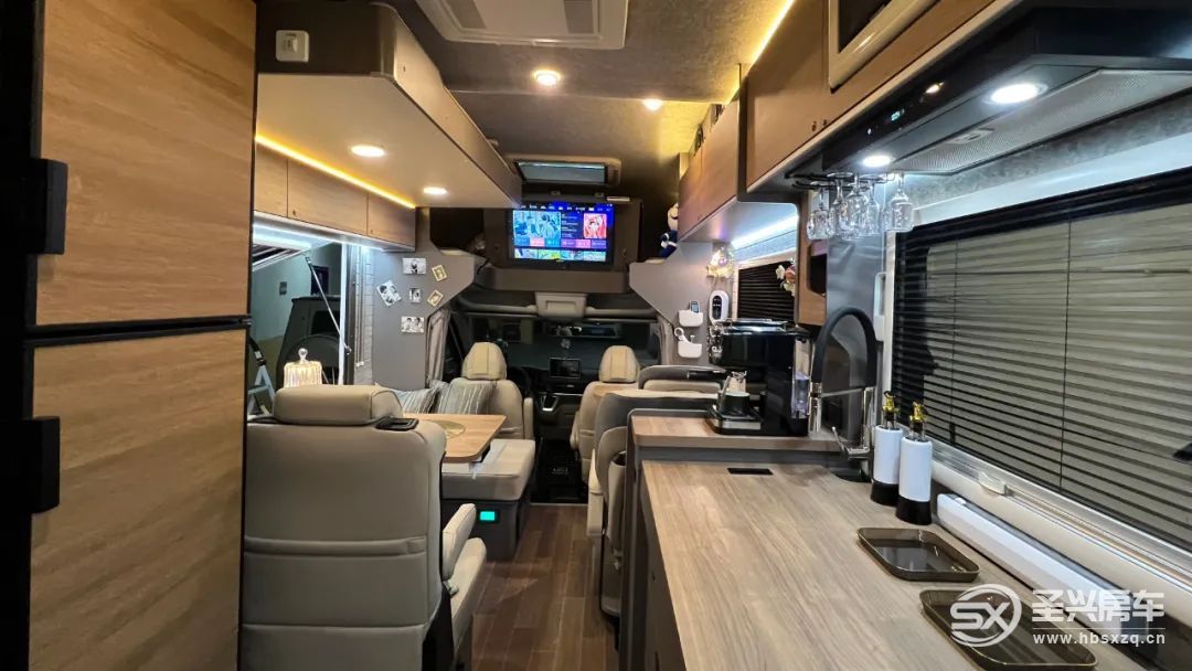 無拓展大空間/設(shè)計精細的房車，才是長途旅行必備-10.jpg