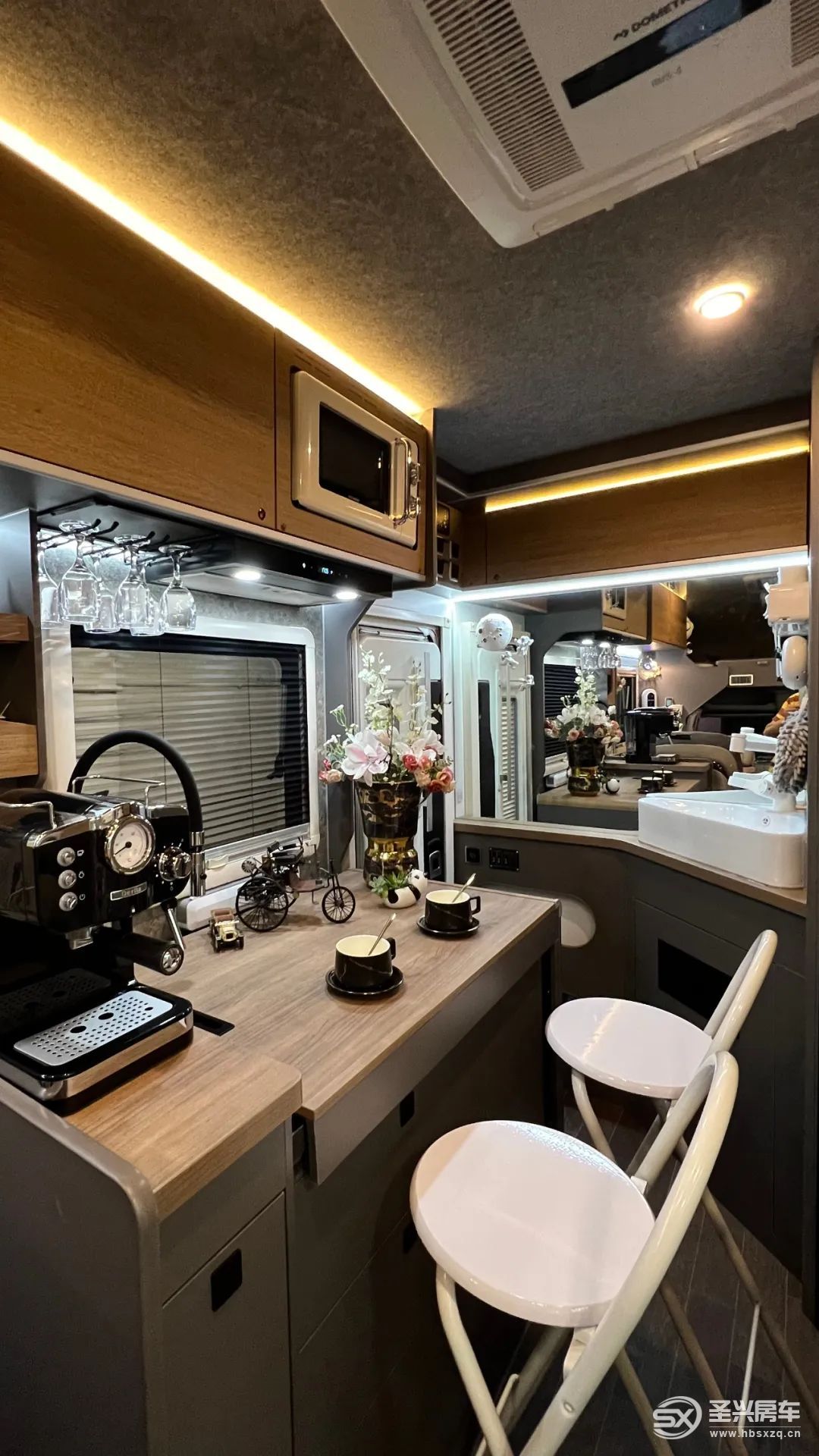 無拓展大空間/設(shè)計精細的房車，才是長途旅行必備-19.jpg