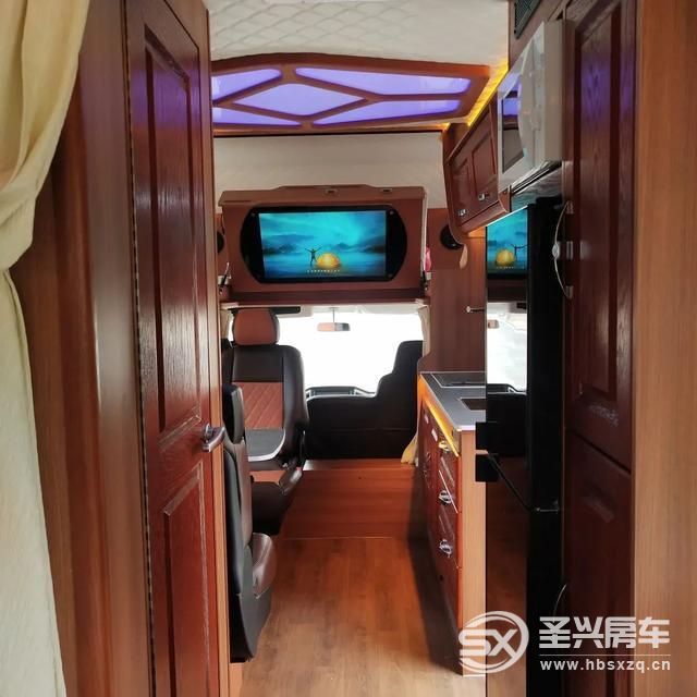 新款江鈴JMC輕卡房車，中式設(shè)計(jì)老車友最愛，30萬出頭拎包就能住-5.jpg