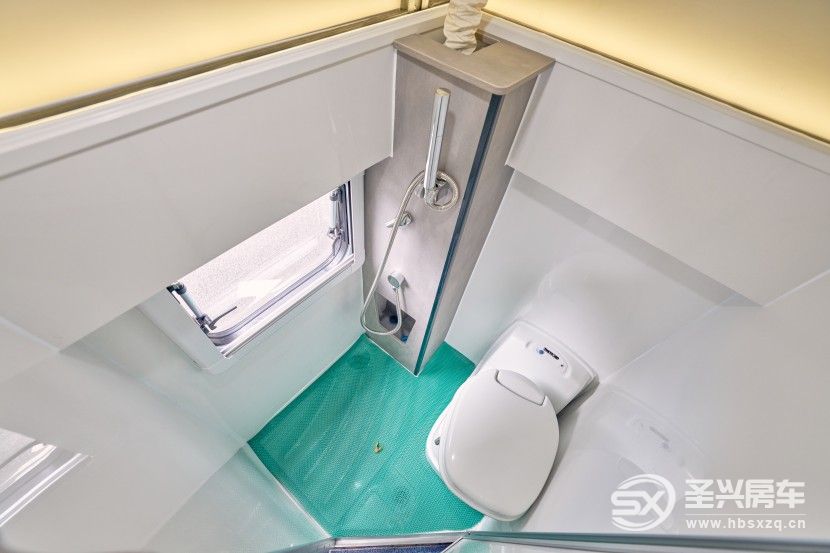 9月2日鄭州房車展——齊星大通T90越野硬升頂房車，風格獨特彰顯硬漢實力！d7cd7264976347ef39731d985c24139e