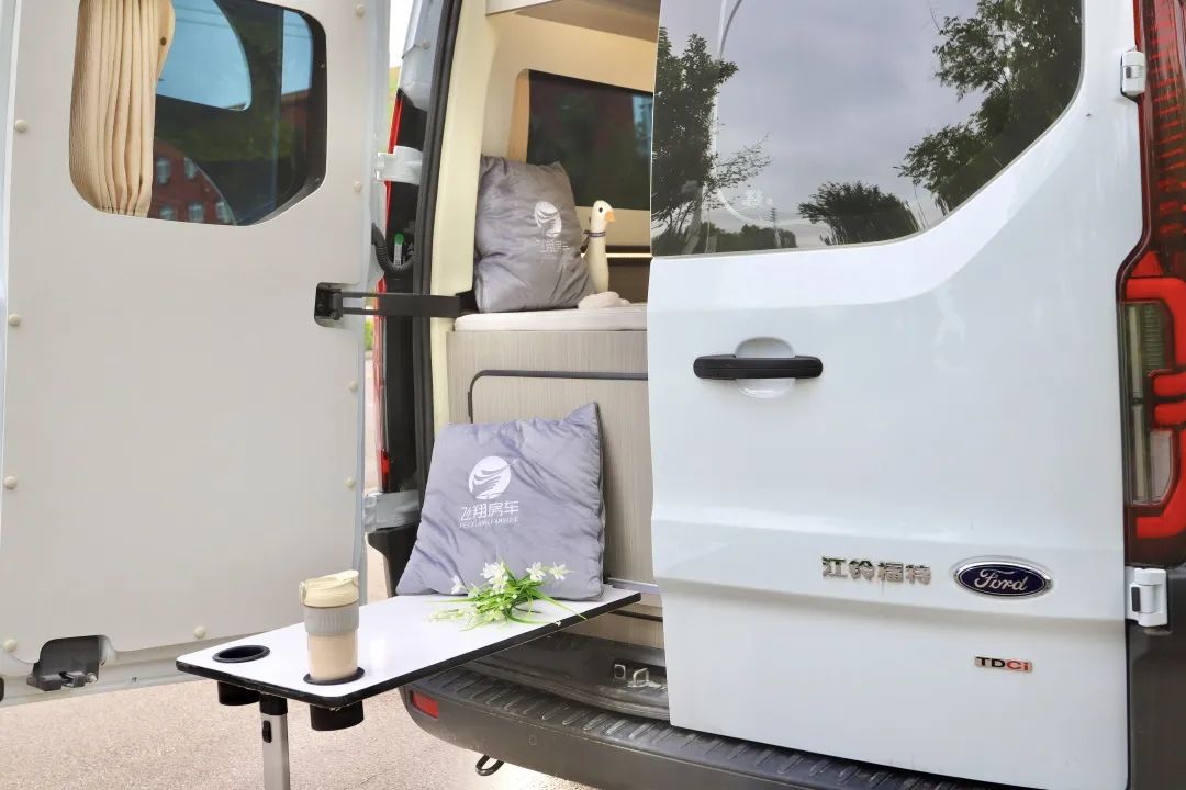 用福特T6底盤打造的小房車長什么樣？動力強、配置高，主打一個性價比-17.jpg