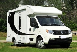 東風(fēng)御風(fēng)C型房車(chē)