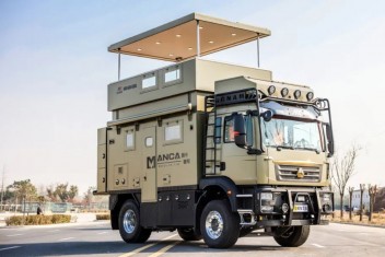 汕德卡壹號(hào)升頂房車(chē)