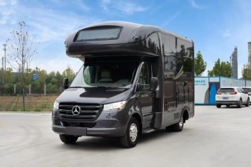 進(jìn)口奔馳斯賓特C型房車(chē)